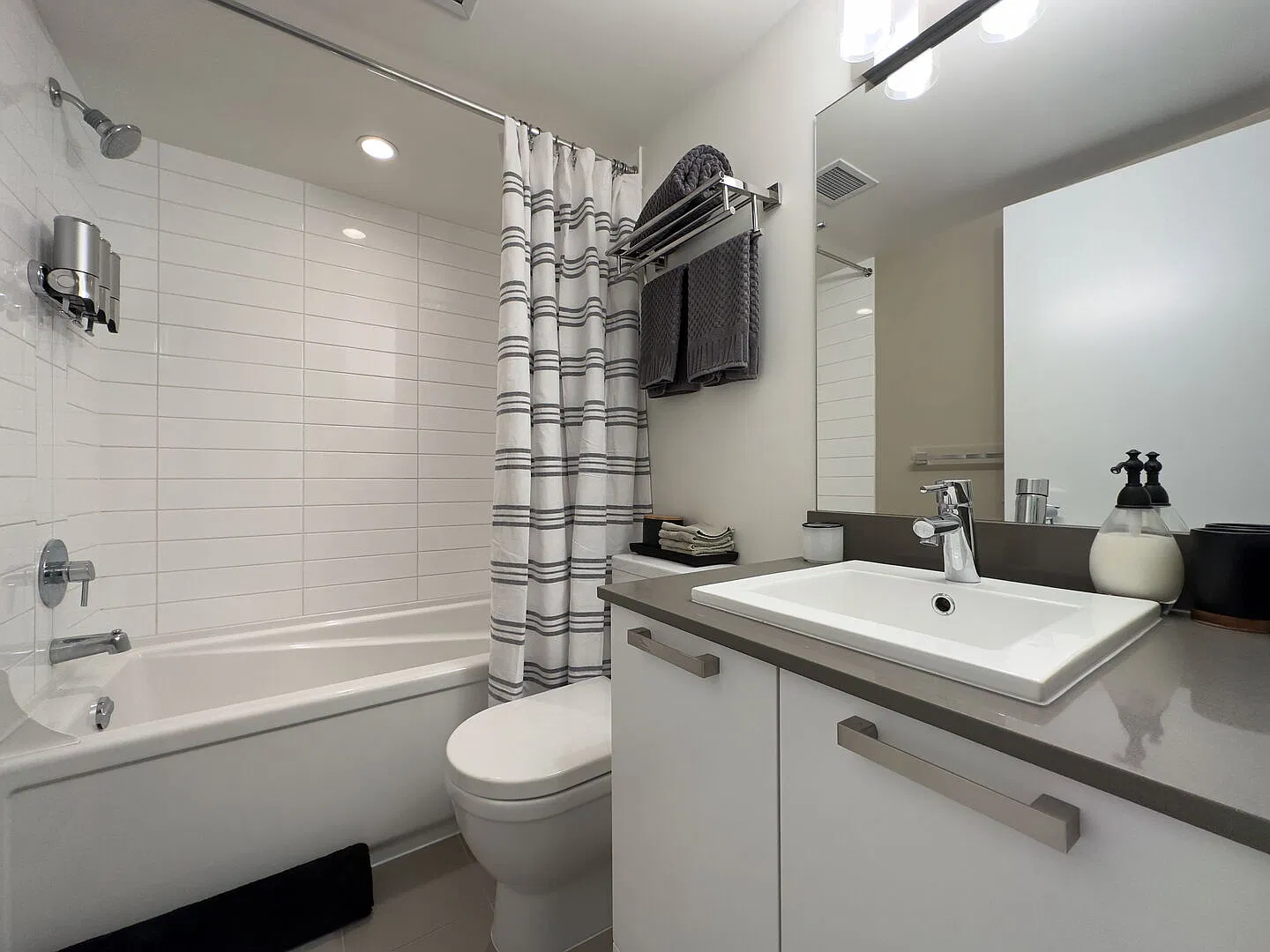 Union Radiance - Union Fisgard 312 - 312 — Photo 4