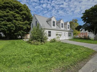 3 Tea St, Rockland, ME 04841