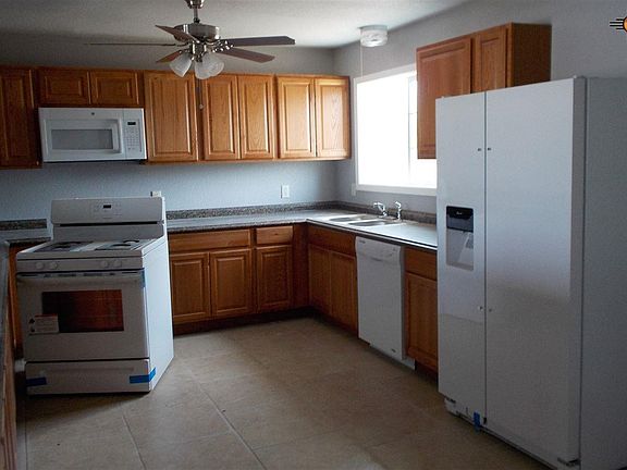 4th image of 903 W Cannon Ave