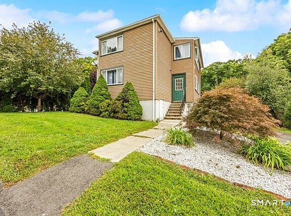 3rd image of 9 Steele Brook Road