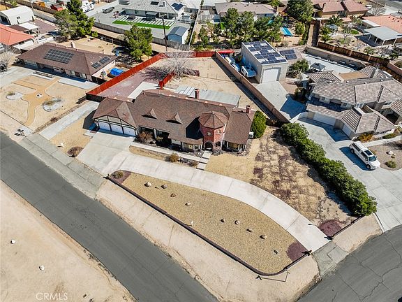 3rd image of 13889 Olathe Rd