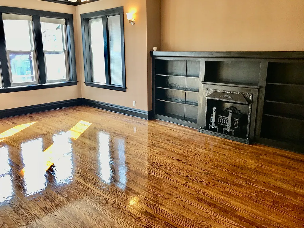 2 bed, 1000 sqft, $1,550 — Photo 2