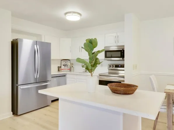 1107 Duncan Cir APT 102, Palm Beach Gardens, FL 33418