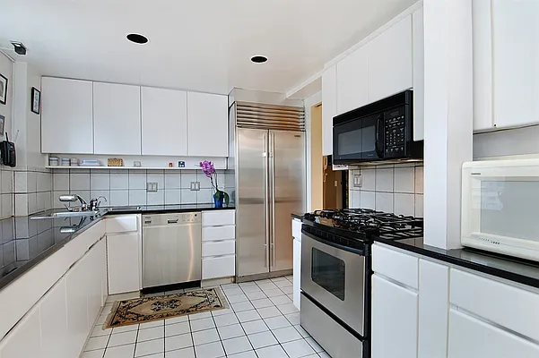 Sold by Corcoran | media 2