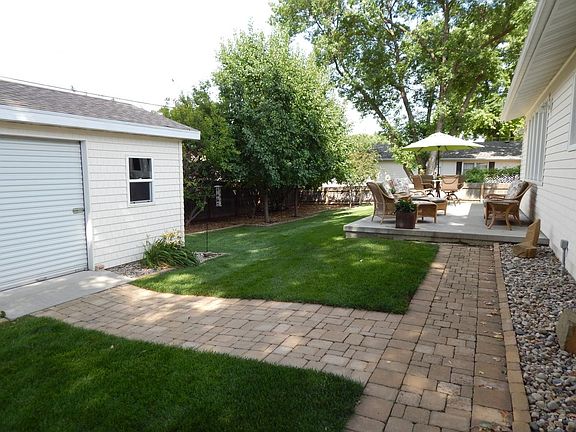 3rd image of 1502 Glenmore Dr