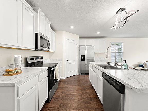 4th image of 75471 Bridgewater Dr