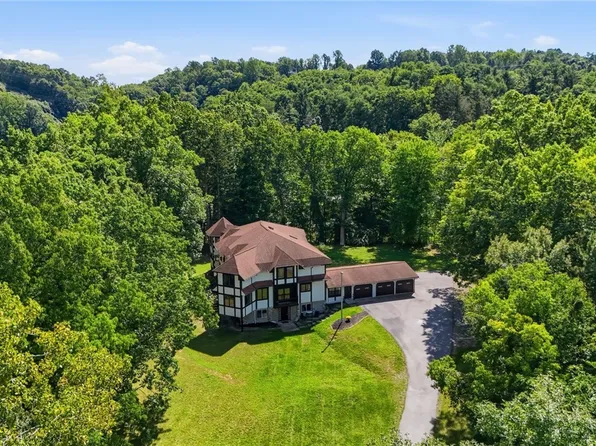 307 Fishers Rd, Pittsford, NY 14534