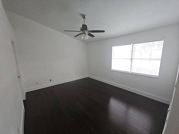 3rd image of 2925 Belmont Ln
