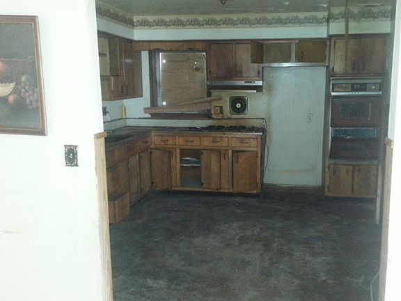 4th image of 31-33 Columbia Ave