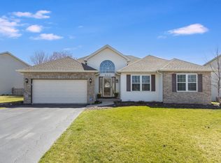 904 Butterfield Cir W, Shorewood, IL 60404
