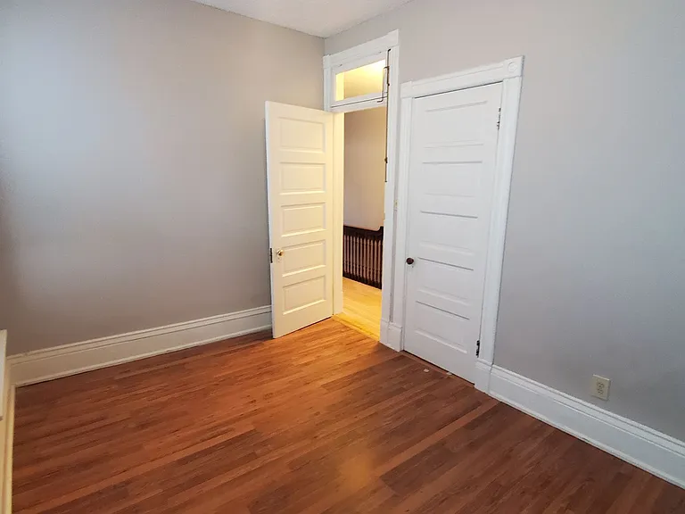2054 N Cambridge Ave — Photo 36