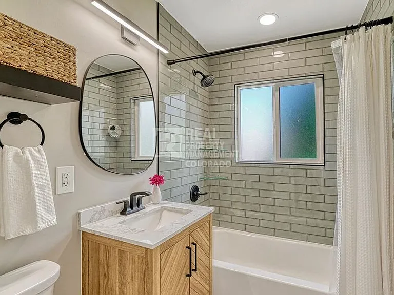 4252 S Logan St — Photo 19