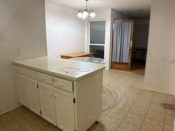 3rd image of 1005 Godfrey St