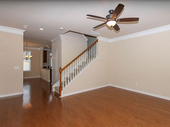 Living Room to Kitchen/Dinin