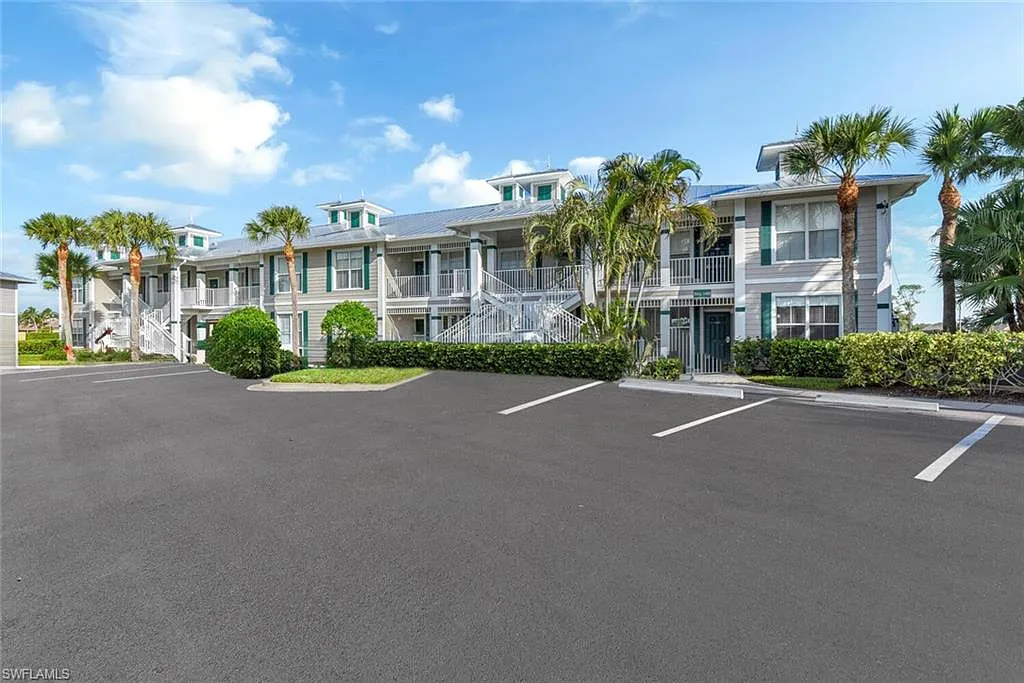 2 bed, 2.0 bath, 1389 sqft, $10,395 — Photo 2