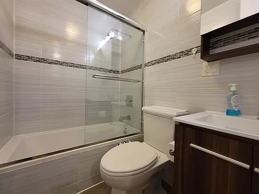 Rented by Yup Realty LLC | media 37