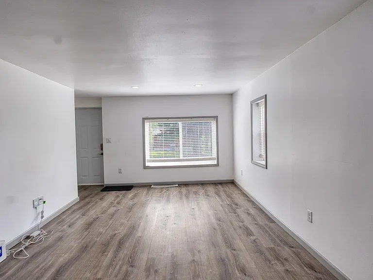 3494 Ludlow Ave — Photo 14
