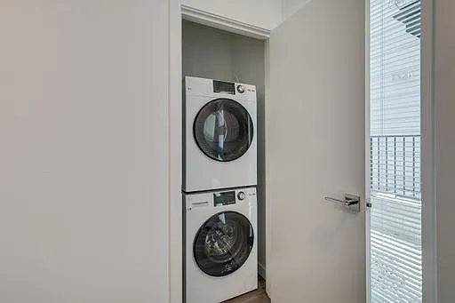 130 W Florentia St — Photo 19