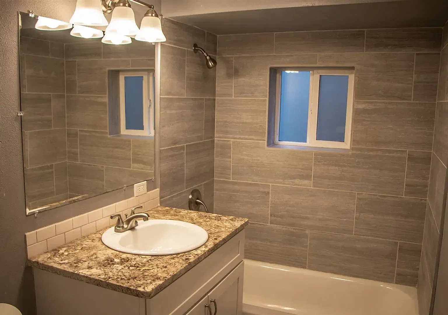 Updated 4 Bedroom Home - Centrally Located! — Photo 4