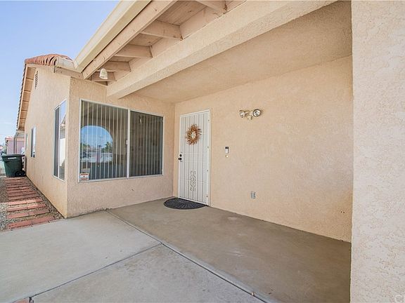 4th image of 573 Palm Ave