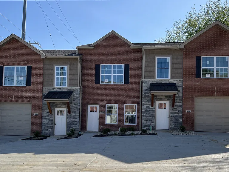 505 Station Ct — Photo 23