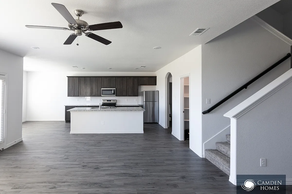 Building Photo - 217 Jardim Ln