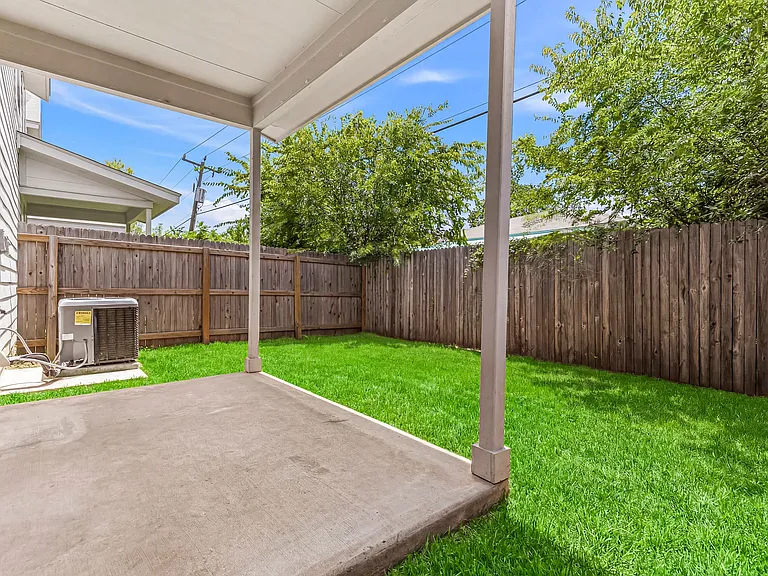 2503 Lynwood Bnd #101 — Photo 23