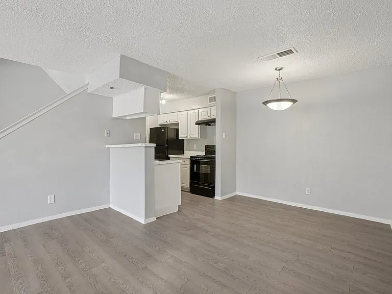 Don't Miss Out Biltmore Homes Leasing Fast — Photo 105