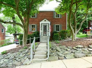 1075 N Montana St, Arlington, VA 22205