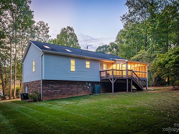3rd image of 1608 8th Street Cir SE