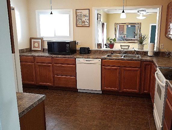 5th image of 633 Vinson Dr