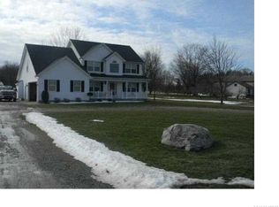 1739 Sturgeon Point Rd, Derby, NY 14047