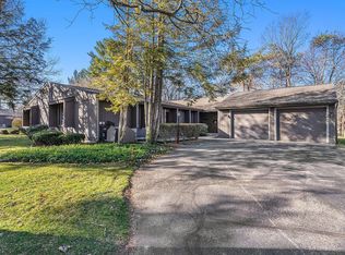 806 Brook Village Ct #806, Holland, MI 49423