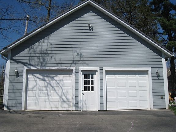 2nd image of 455 Avon Ave