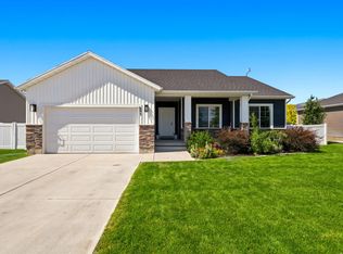693 E 480 S, Hyrum, UT 84319