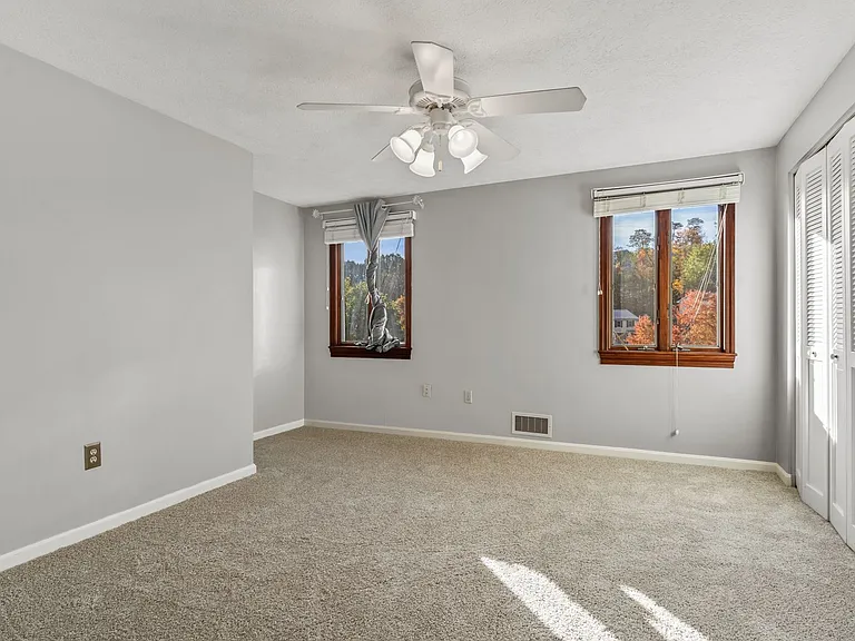 104 Erin Ct — Photo 19