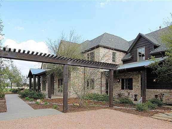 3rd image of 1240 Saddlebrook Way