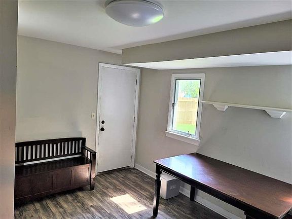 5th image of 691 Mikan Dr