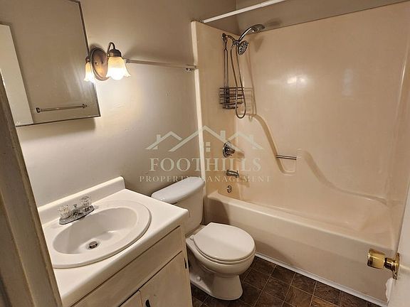 4th image of 305 Green Forest Dr