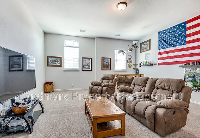 672 Harris Ridge Dr — Photo 4