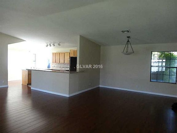 4th image of 2410 La Luna Dr