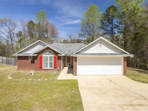 22 Redwood Dr, Phenix City, AL 36869