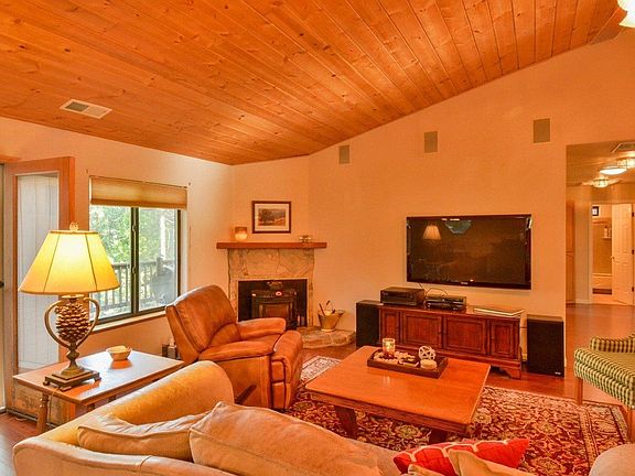 3rd image of 23895 Leisure Dr
