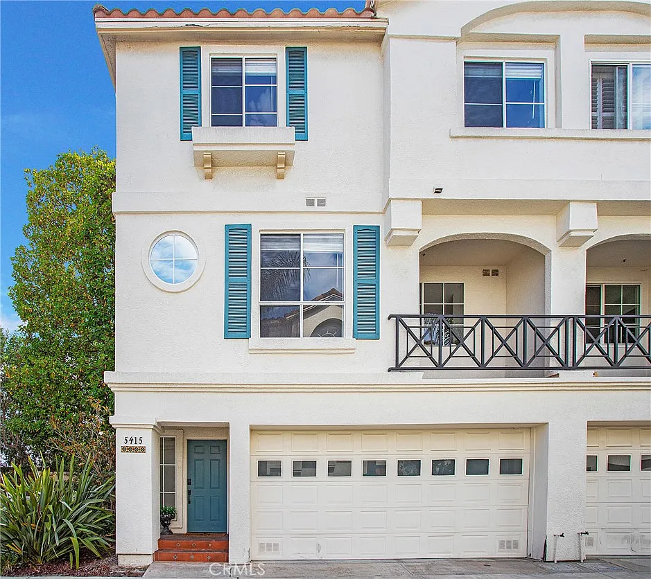 4 bed, 2076 sqft, $5,195 — Photo 2