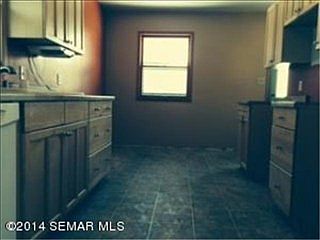 2nd image of 416 Murray St
