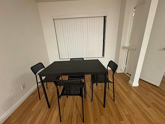 Breakfast Area furnished option