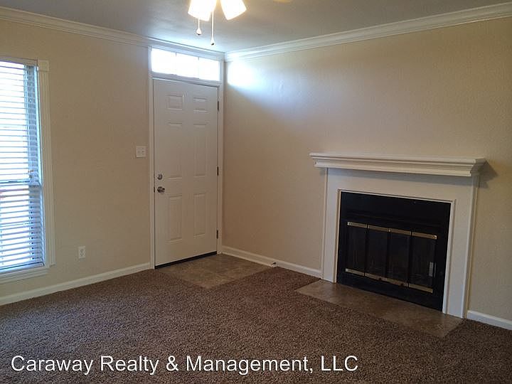 2nd image of 2138 Airline Dr Unit 122