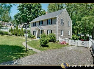 196 Wormwood Rd, Fairfield, CT 06824