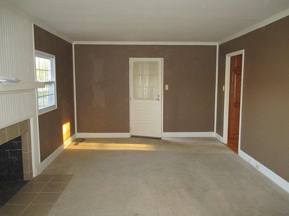 3rd image of 172 Waldorf Dr