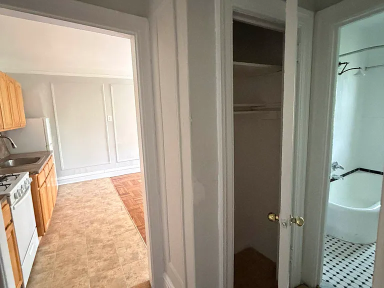 9 Seaman Ave #F — Photo 5